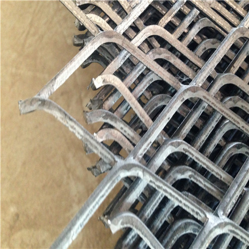 1658197641346070308.jpg 熱鍍鋅棱形網.jpg