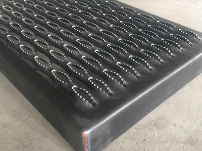 鱷魚(yú)嘴防滑板