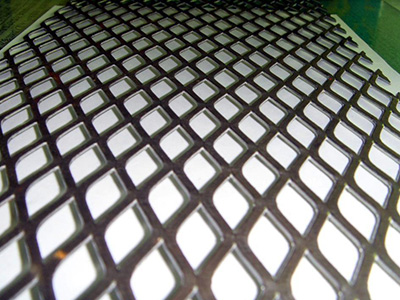 鋼笆片設計的輕量化結構優化